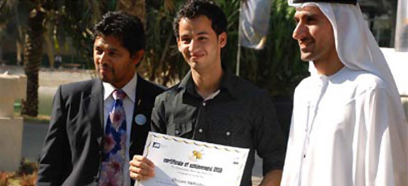 Divyam Mehrotra receiving the certificate